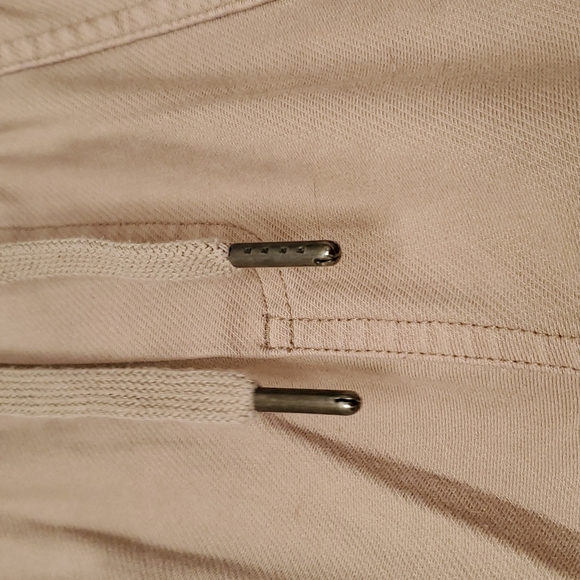 Athleta tan Farallon cargo crops size 6 euc - Picture 4 of 10